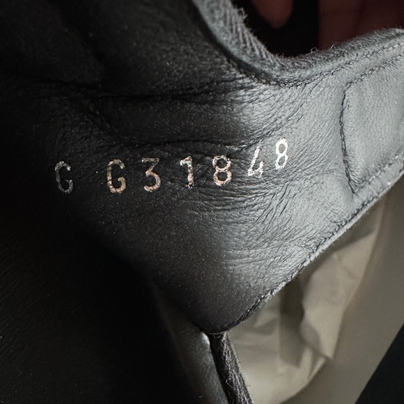 SOLD!!! Chanel F23 contoured sandals - Picture 3 of 12